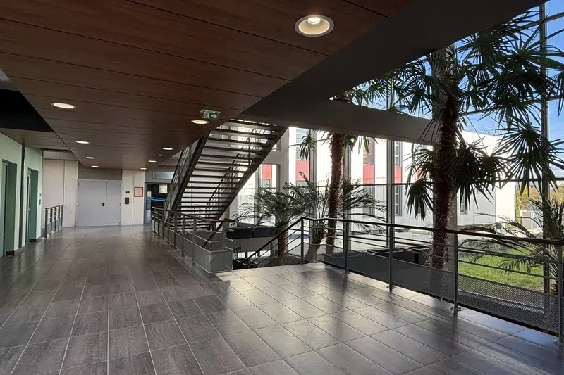 Bureau dans Montpellier à louer - Photo de l’immeuble – Image 3 sur 8