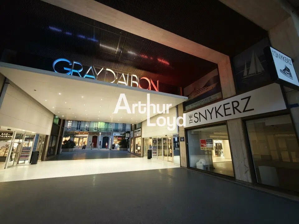 Local commercial dans Cannes à louer Photo de l’immeuble– Image 1 sur 13