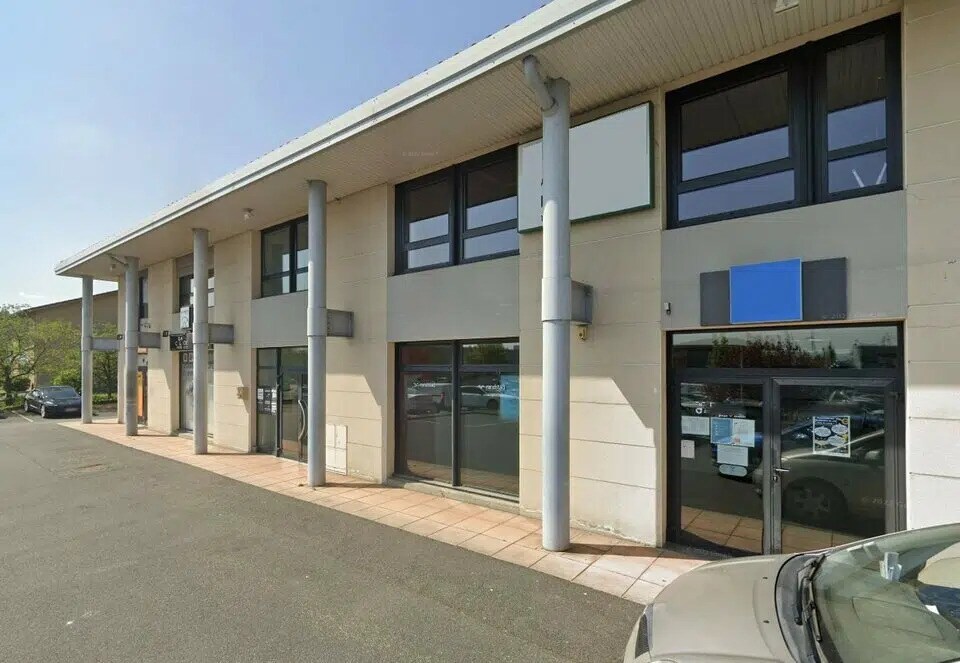 90 Rue Des Chantiers Du Beaujolais, Limas à louer Photo principale– Image 1 sur 13