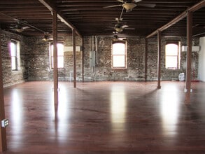 1911-1919 N Howard Ave, Tampa, FL à louer Photo intérieure– Image 2 sur 6