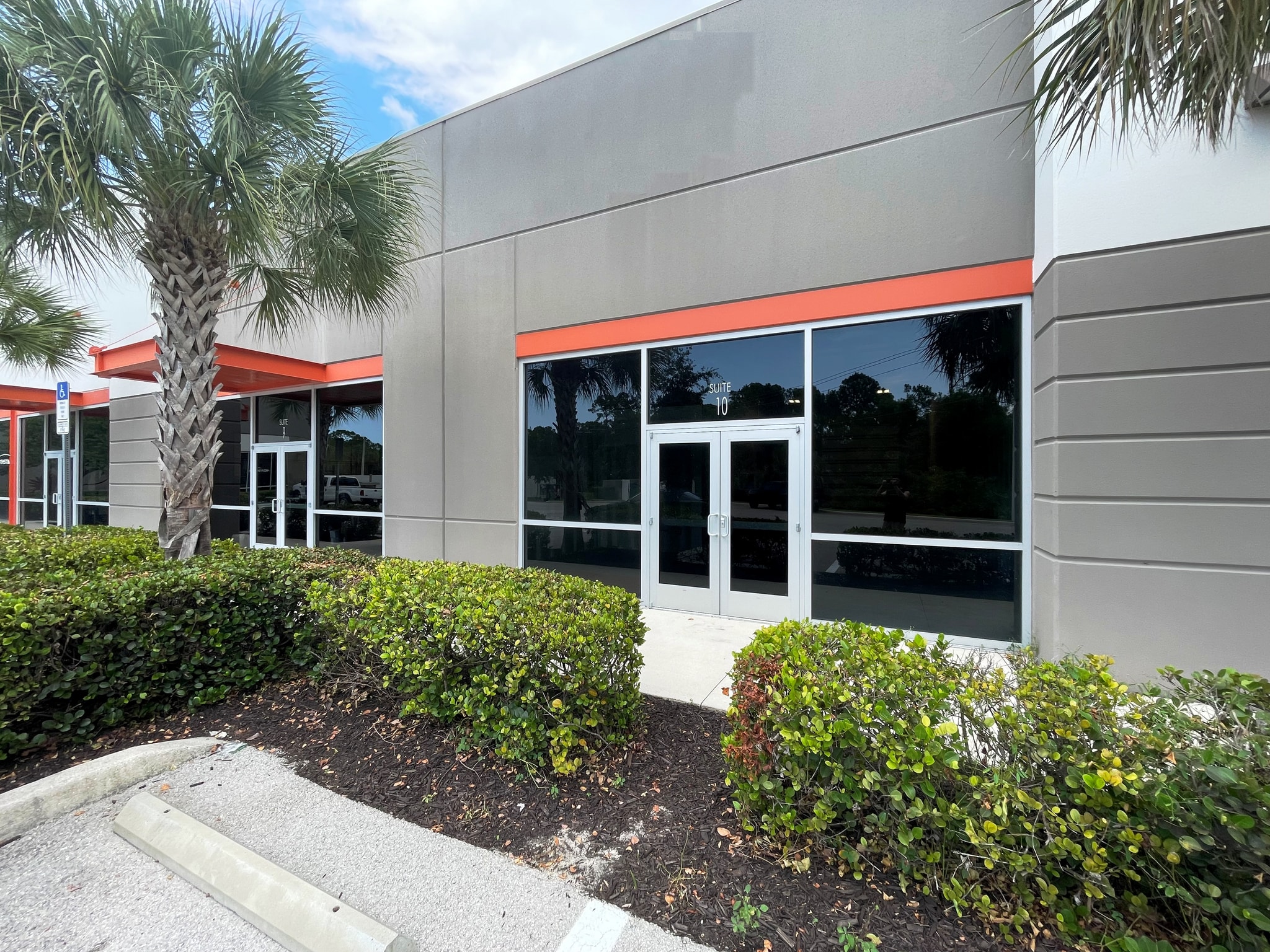 9211 Cockleshell Ct, Bonita Springs, FL à louer Photo de l’immeuble– Image 1 sur 7
