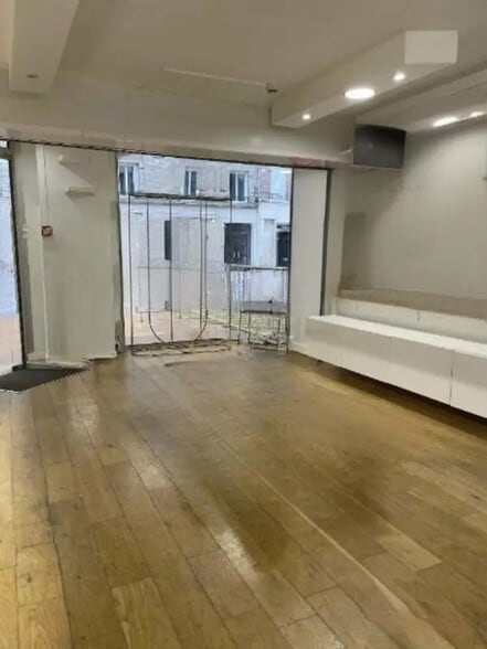 Local commercial dans Reims à louer - Photo de l’immeuble – Image 1 sur 9