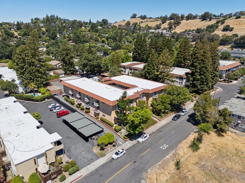 1183 Saranap Ave, Walnut Creek, CA à vendre - Photo de l’immeuble – Image 3 sur 29