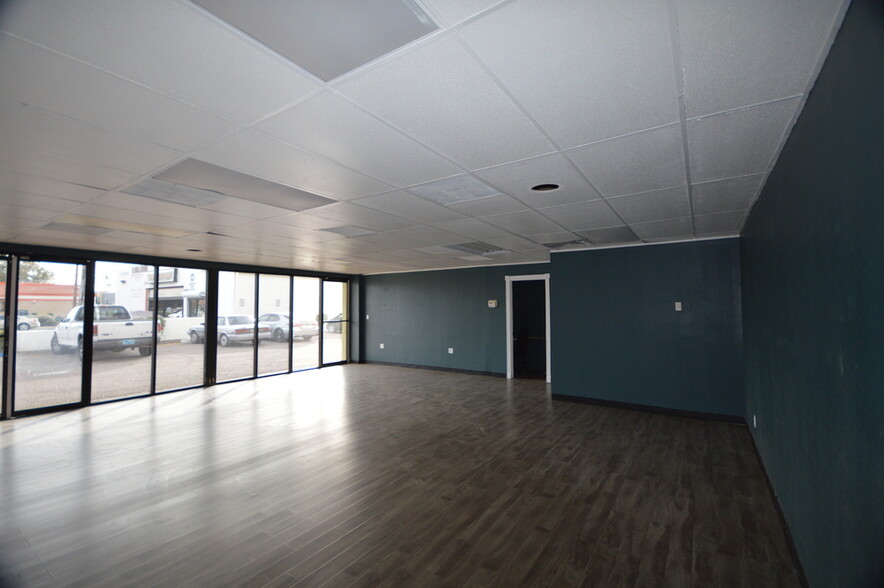 2841 E Bell Rd, Phoenix, AZ à louer - Photo de l’immeuble – Image 3 sur 5