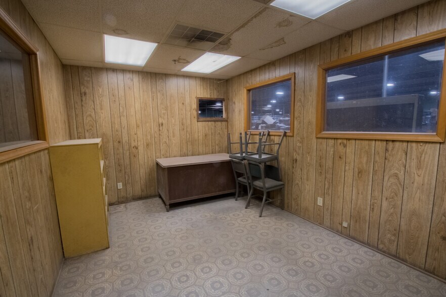 100 W Parkwood St, Stanley, NC à vendre - Photo intérieure – Image 3 sur 13
