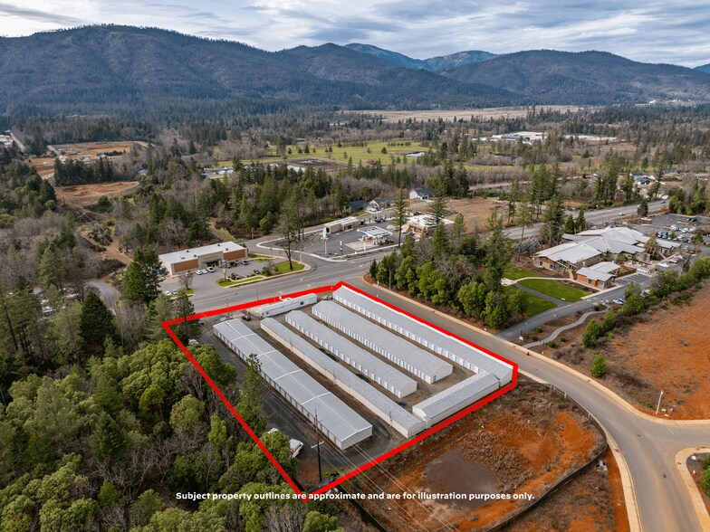 25657 Redwood Hwy, Cave Junction, OR à vendre - Photo de l’immeuble – Image 3 sur 56