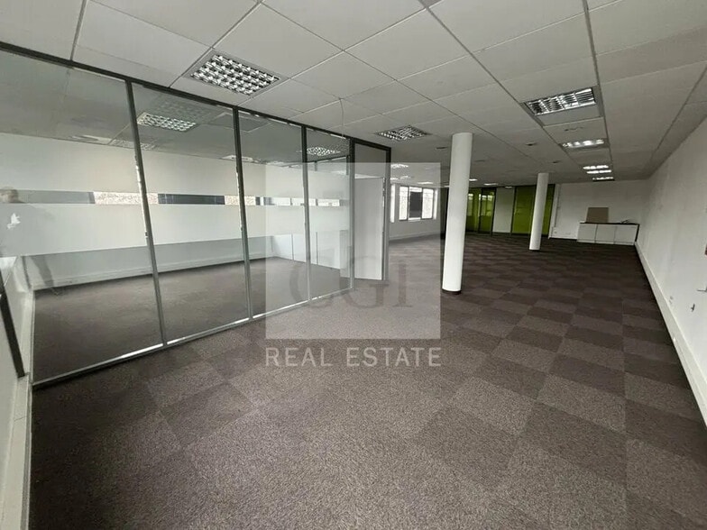 Bureau dans Saint-Priest à louer - Photo intérieure – Image 3 sur 10