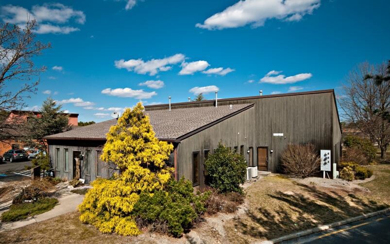 17 Beaverson Blvd, Brick, NJ à louer Photo principale– Image 1 sur 2