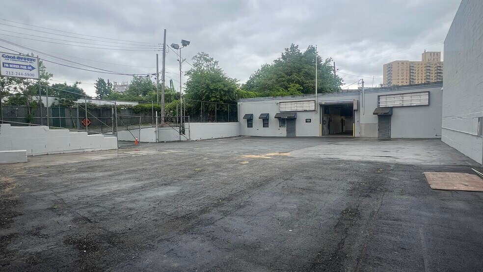 396 Morris Park Ave, Bronx, NY à louer - Photo de l’immeuble – Image 1 sur 11
