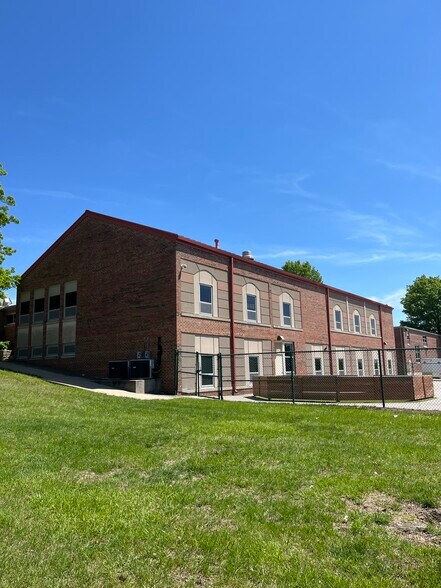4531 NE 44th Ter, Kansas City, MO à vendre - Photo de l’immeuble – Image 2 sur 14