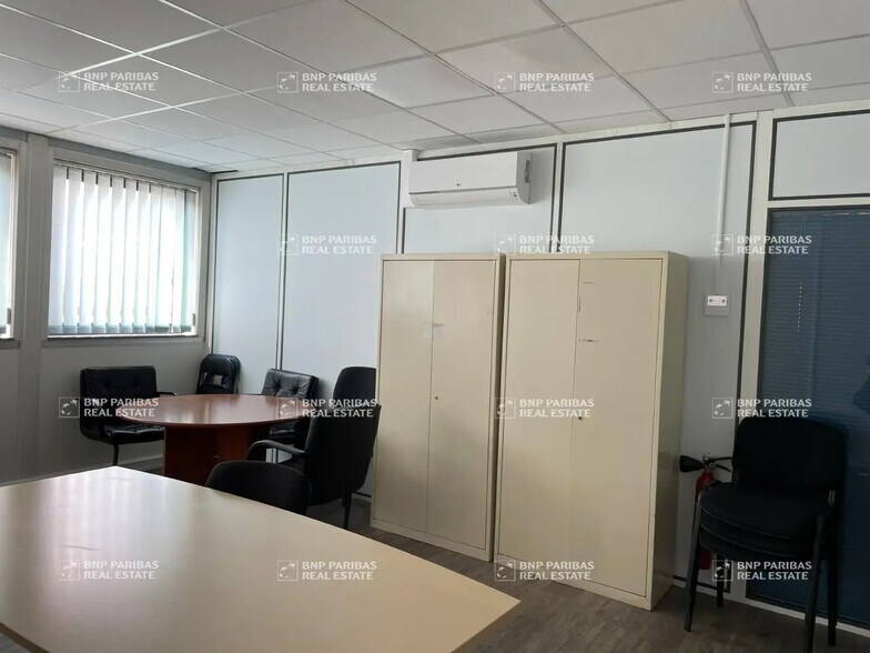 Local d’activités dans Ingré à louer - Photo de l’immeuble – Image 1 sur 9