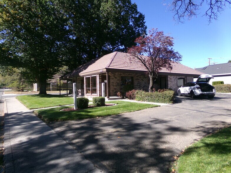 602 E Caroline St, Carson City, NV à vendre - Photo principale – Image 1 sur 13