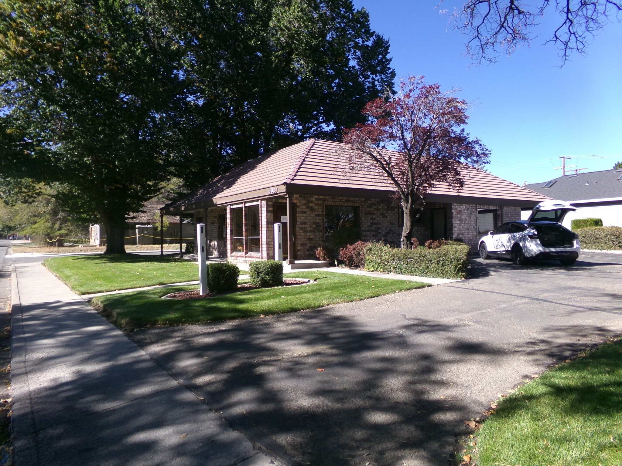 602 E Caroline St, Carson City, NV à vendre Photo principale– Image 1 sur 14