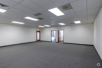 1202 E Arapaho Rd, Richardson, TX à louer Photo intérieure– Image 1 sur 2