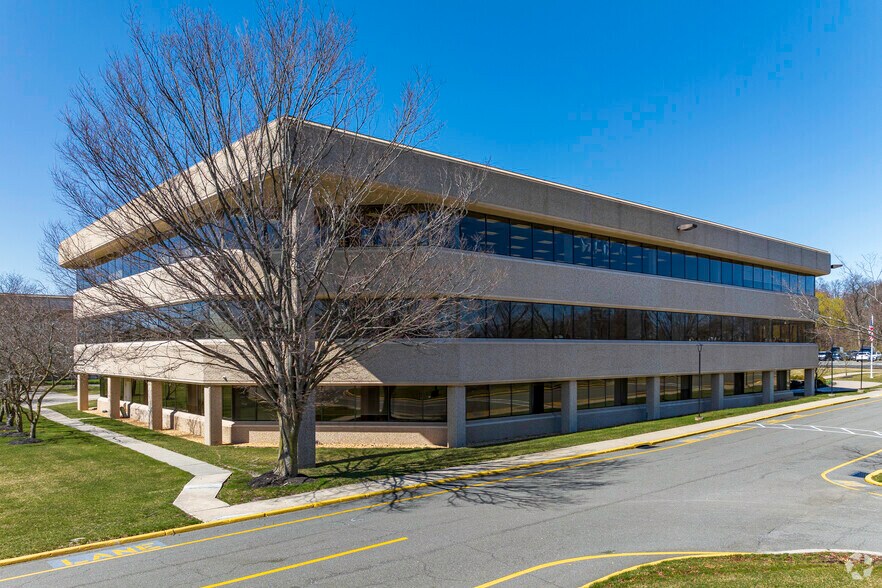 123 Tice Blvd, Woodcliff Lake, NJ à louer - Photo de l’immeuble – Image 1 sur 17