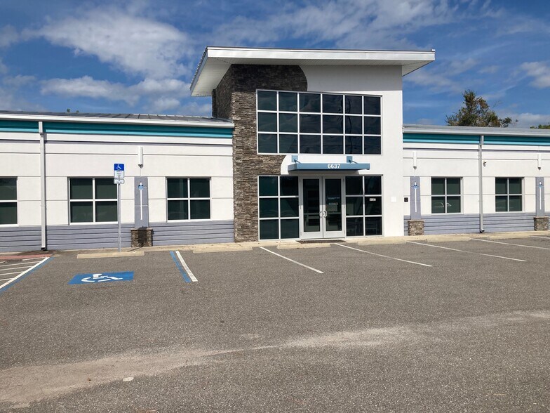 6637 Gunn Hwy, Tampa, FL à louer - Photo de l’immeuble – Image 3 sur 27