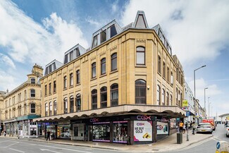 Plus de détails pour 2 James St, Bradford - Local commercial à louer