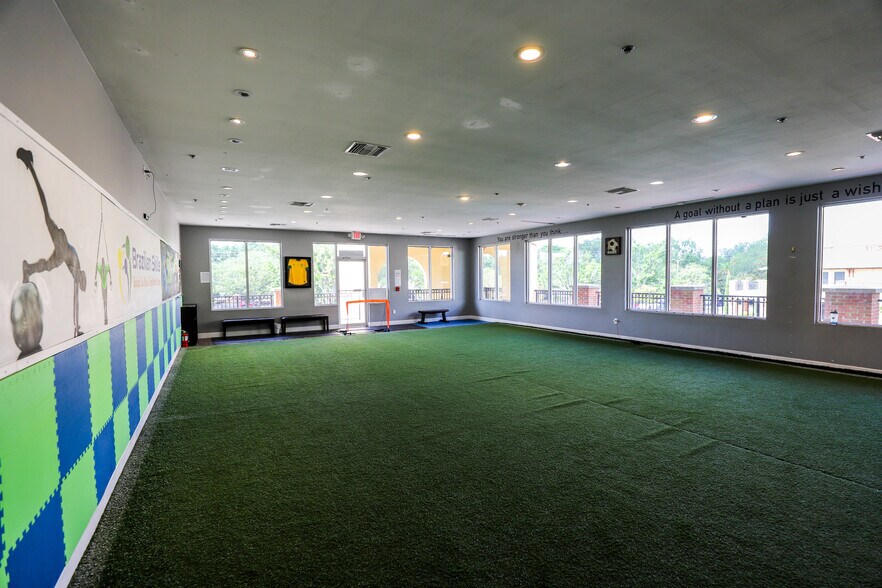 3832 Newberry Rd, Gainesville, FL à louer - Photo de l’immeuble – Image 3 sur 17