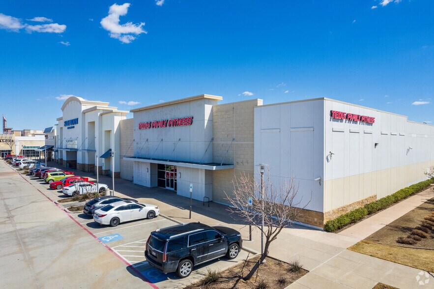 9120 North Fwy, Fort Worth, TX à louer - Photo principale – Image 1 sur 6