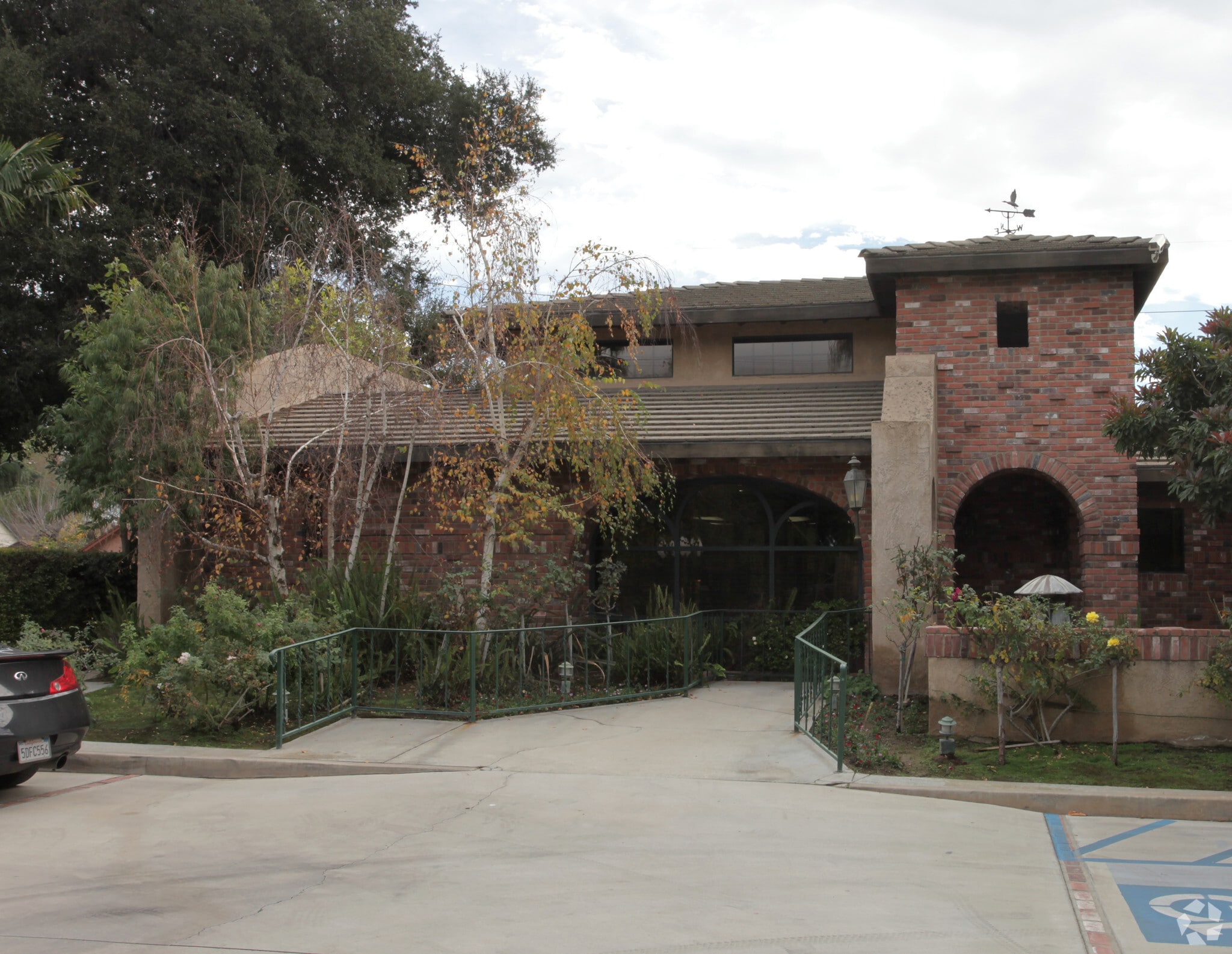 7154 Magnolia Ave, Riverside, CA à louer Photo principale– Image 1 sur 4