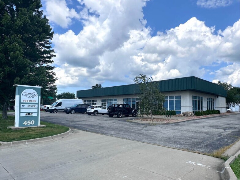 450 N Iowa St, Lawrence, KS à louer - Photo de l’immeuble – Image 2 sur 6
