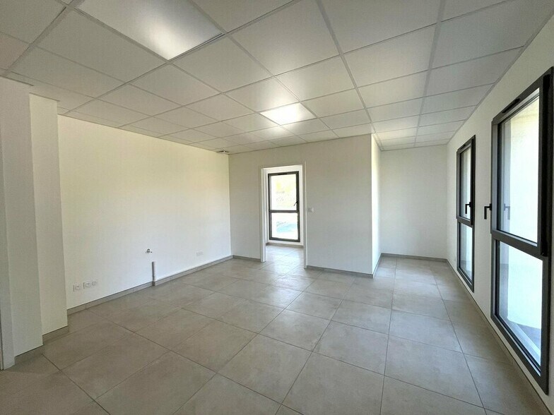 Bureau dans Lorgues à vendre - Photo intérieure – Image 2 sur 3
