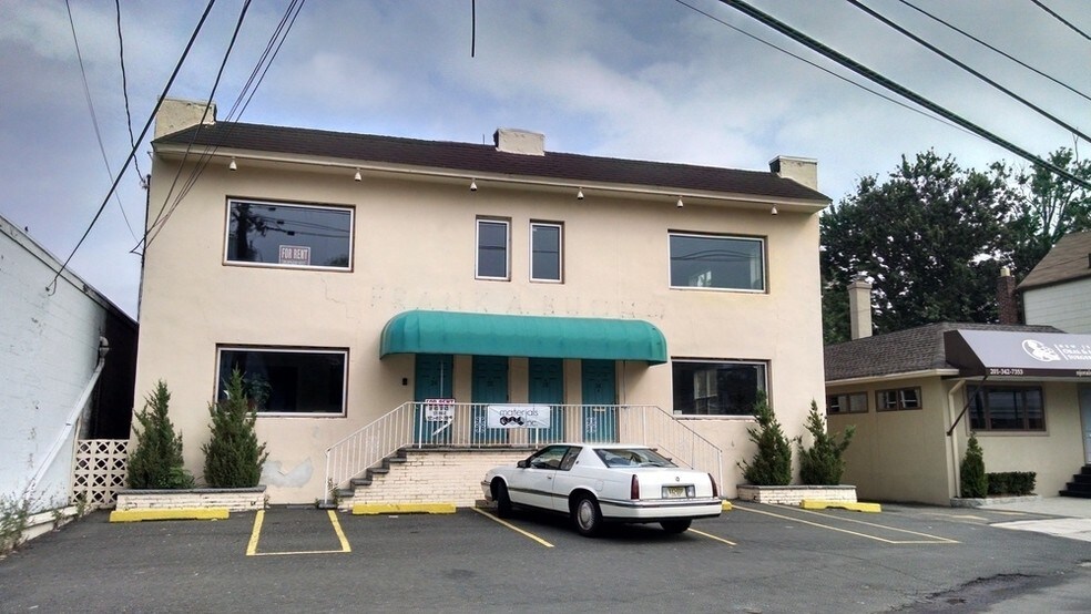 18-24 Johnson Ave, Hackensack, NJ à louer - Photo de l’immeuble – Image 1 sur 14