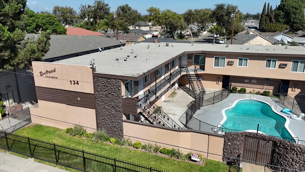 134 S Pritchard Ave, Fullerton, CA à vendre - Photo de l’immeuble – Image 2 sur 14
