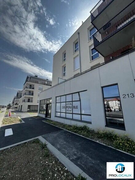 Local commercial dans Venette à vendre - Photo de l’immeuble – Image 1 sur 6