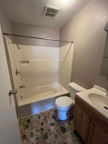 2-14 W Laurel St, Tremont, PA à vendre - Photo intérieure – Image 2 sur 25