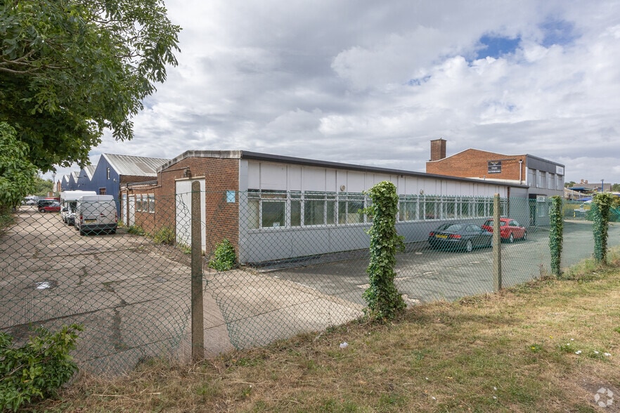 Old Wolverton Rd, Milton Keynes à louer - Photo principale – Image 1 sur 5