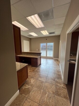Plus de détails pour 1824 Ackley Cir, Oakdale, CA - Bureau à louer