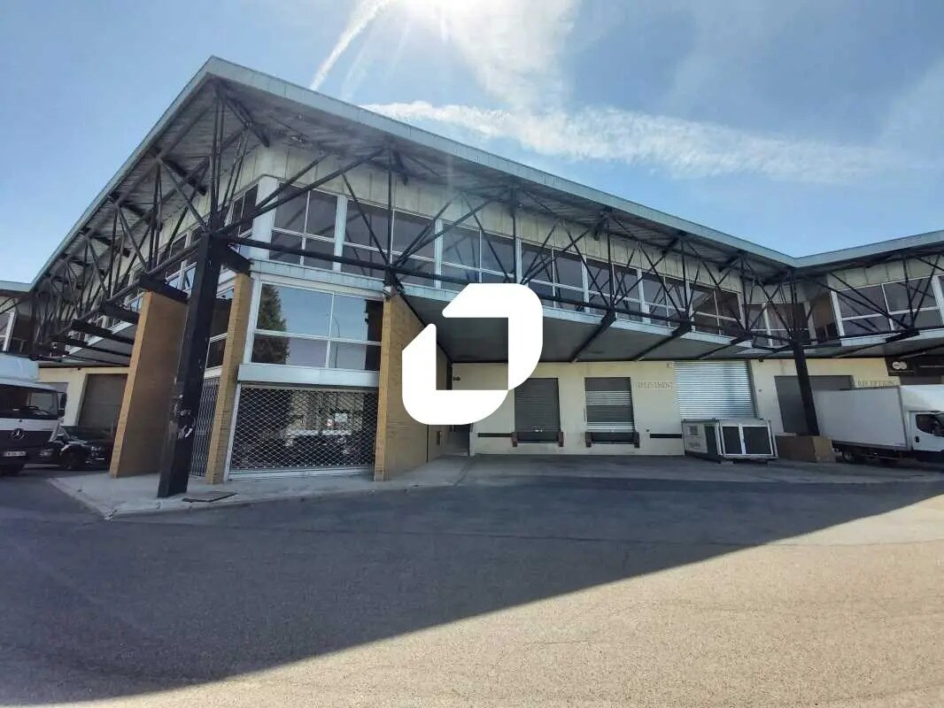 Local d’activités dans Morangis à louer Photo de l’immeuble– Image 1 sur 12