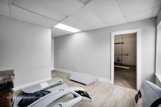 133 N Aurora St, West Chicago, IL à louer Photo intérieure– Image 1 sur 7