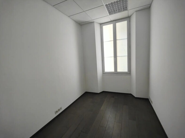 Bureau dans Cannes à louer - Photo de l’immeuble – Image 2 sur 7