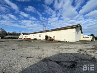 Plus de détails pour Local d'activités à louer