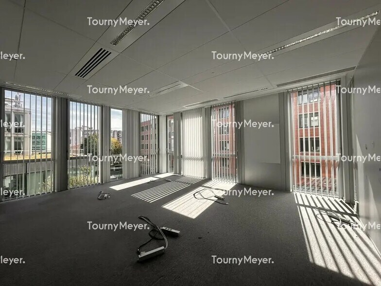 Bureau dans Toulouse à louer - Photo de l’immeuble – Image 2 sur 12