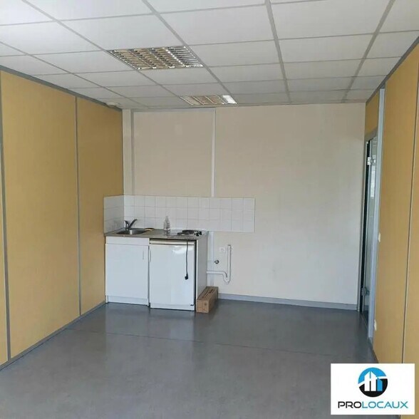 Bureau dans Moirans à louer - Photo de l’immeuble – Image 2 sur 5