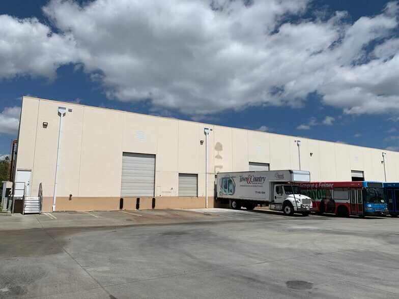 8620 NW LTC Pky, Port Saint Lucie, FL à louer - Photo de l’immeuble – Image 3 sur 9