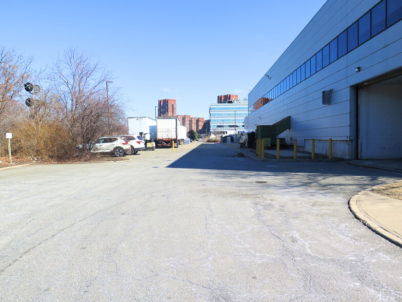 425 Meadowlands Pky, Secaucus, NJ à louer - Photo de l’immeuble – Image 3 sur 13