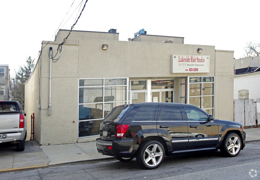 32 Douglas Ave, Yonkers, NY à louer - Photo de l’immeuble – Image 2 sur 2