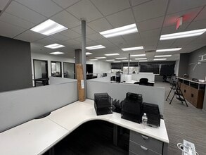 4595 Broadmoor Ave SE, Grand Rapids, MI à louer Photo intérieure– Image 2 sur 15