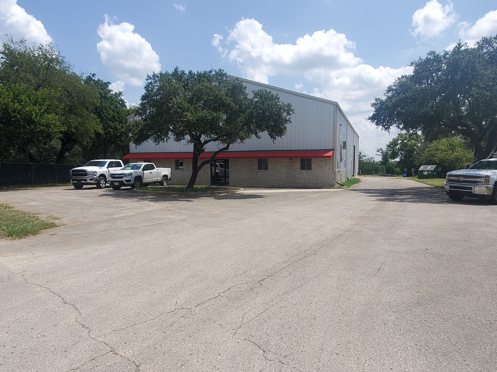4938 Enterprise Dr, San Antonio, TX à louer Photo de l’immeuble– Image 1 sur 9