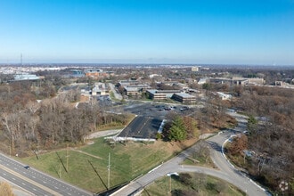 800 N Lindbergh Blvd, Creve Coeur, MO - Vue aérienne  vue de carte - Image1