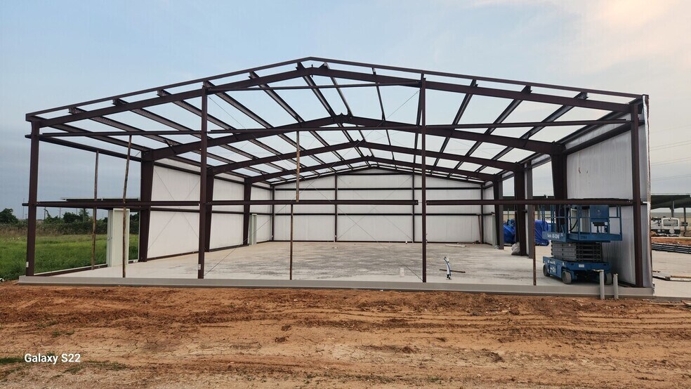 14566 Industrial Park, Aubrey, TX à vendre - Photo de l’immeuble – Image 3 sur 26