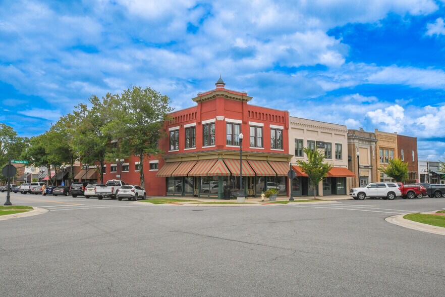 122 W Market St, Athens, AL à louer - Photo de l’immeuble – Image 1 sur 9