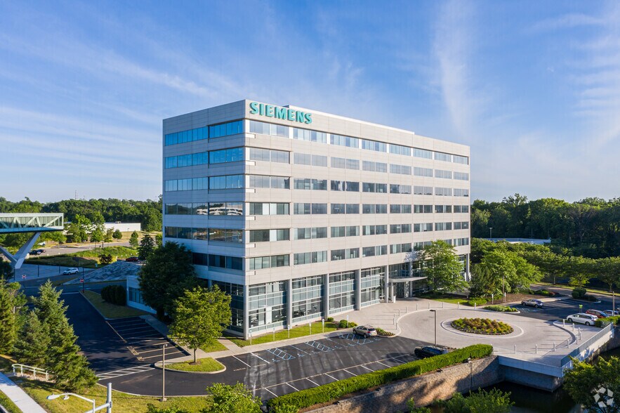170 Wood Ave S, Iselin, NJ à louer - Photo de l’immeuble – Image 2 sur 6