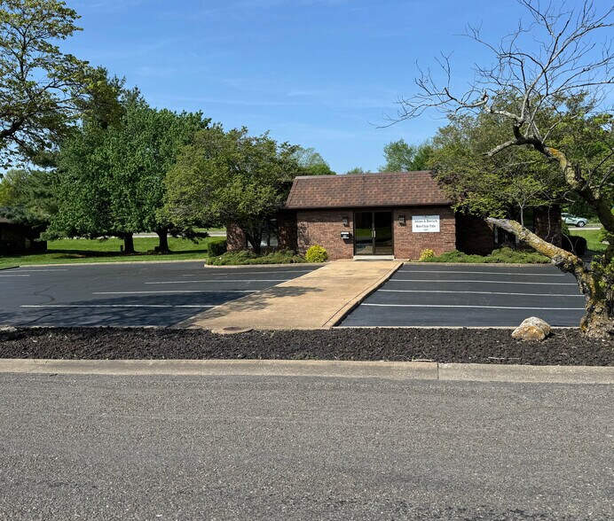 321 Wedgewood Sq, Columbia, IL à vendre - Photo de l’immeuble – Image 3 sur 25