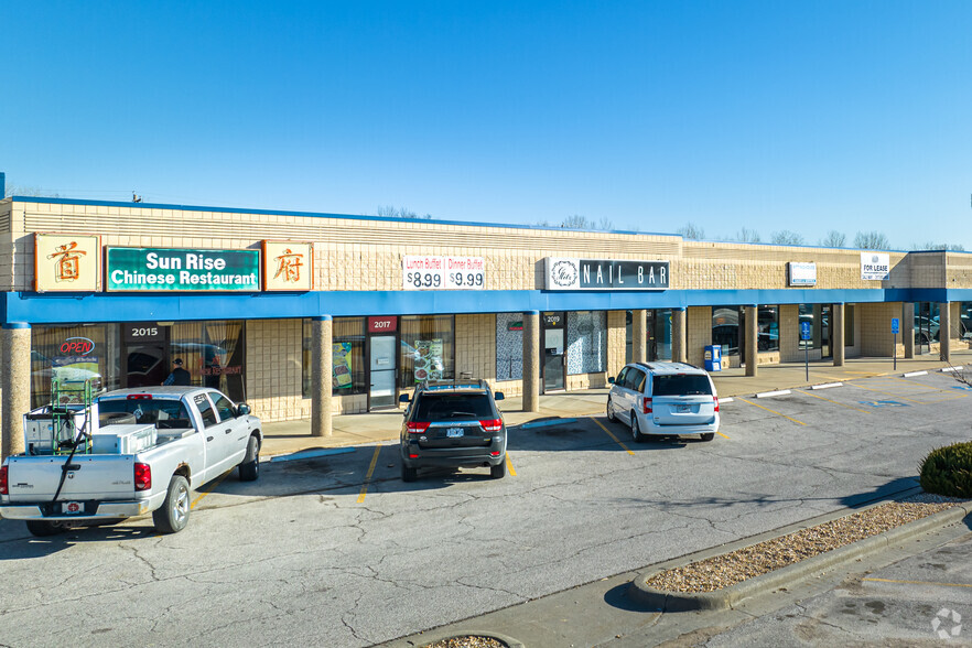 2007-2061 N Commercial St, Harrisonville, MO à louer - Photo de l’immeuble – Image 2 sur 18