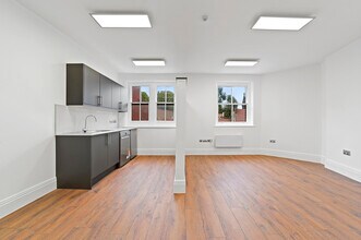 94 Kensington High St, Londres à louer Photo intérieure– Image 1 sur 19